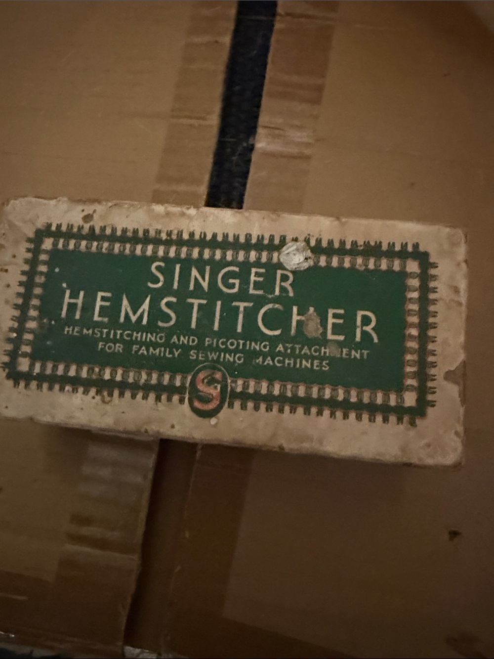 Singer Hemstitcher 121387 Picoting Attachment Throat Plate Screw Bar Book Box
